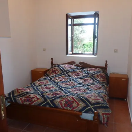 Casa Theoni